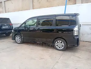 Toyota Voxy 2012 Black
