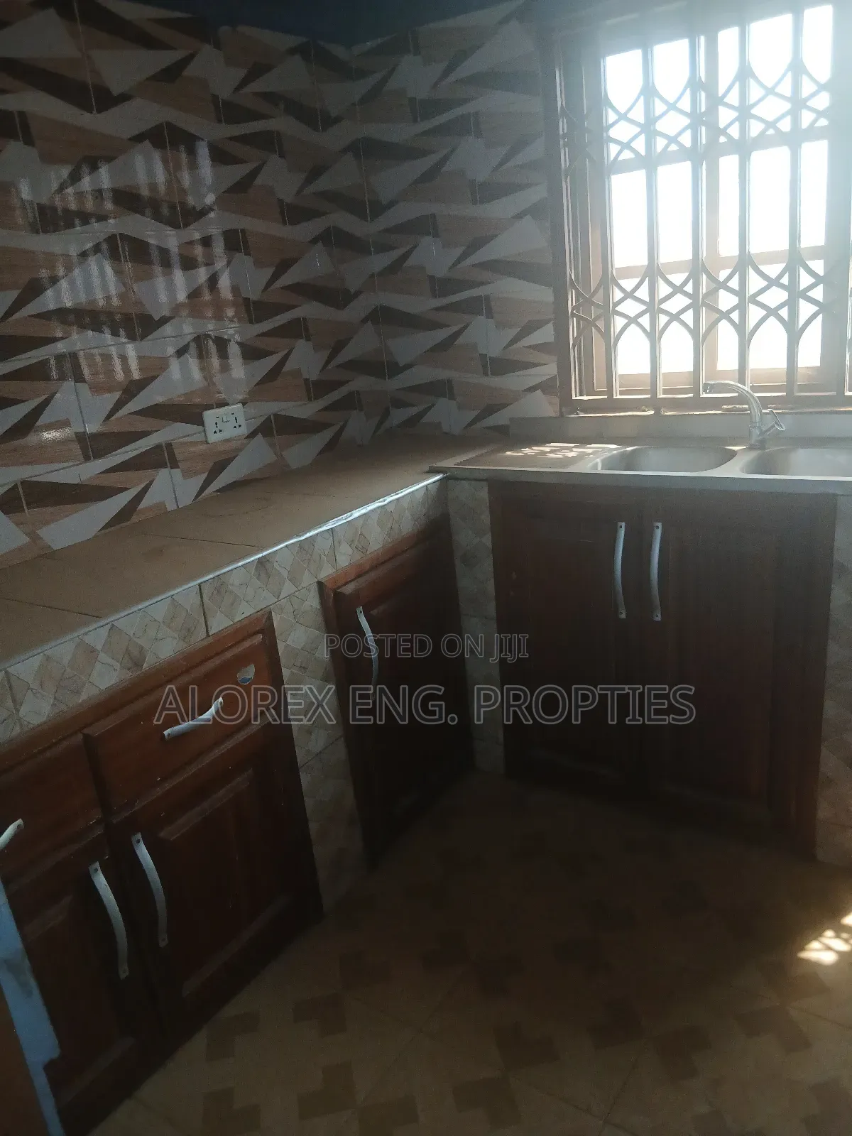 2bdrm Apartment in 2 Washrooms, Adenta for rent