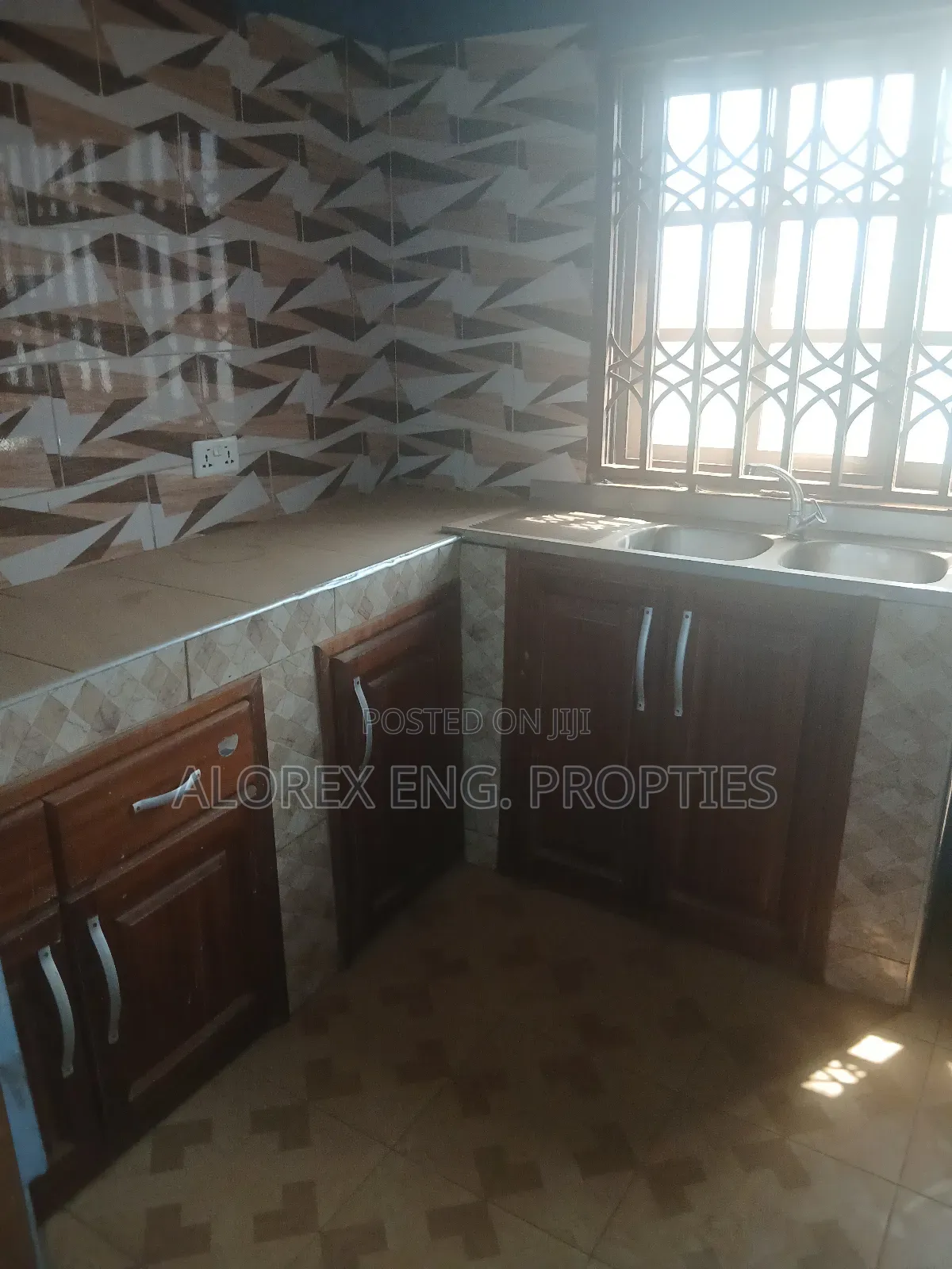 2bdrm Apartment in 2 Washrooms, Adenta for rent
