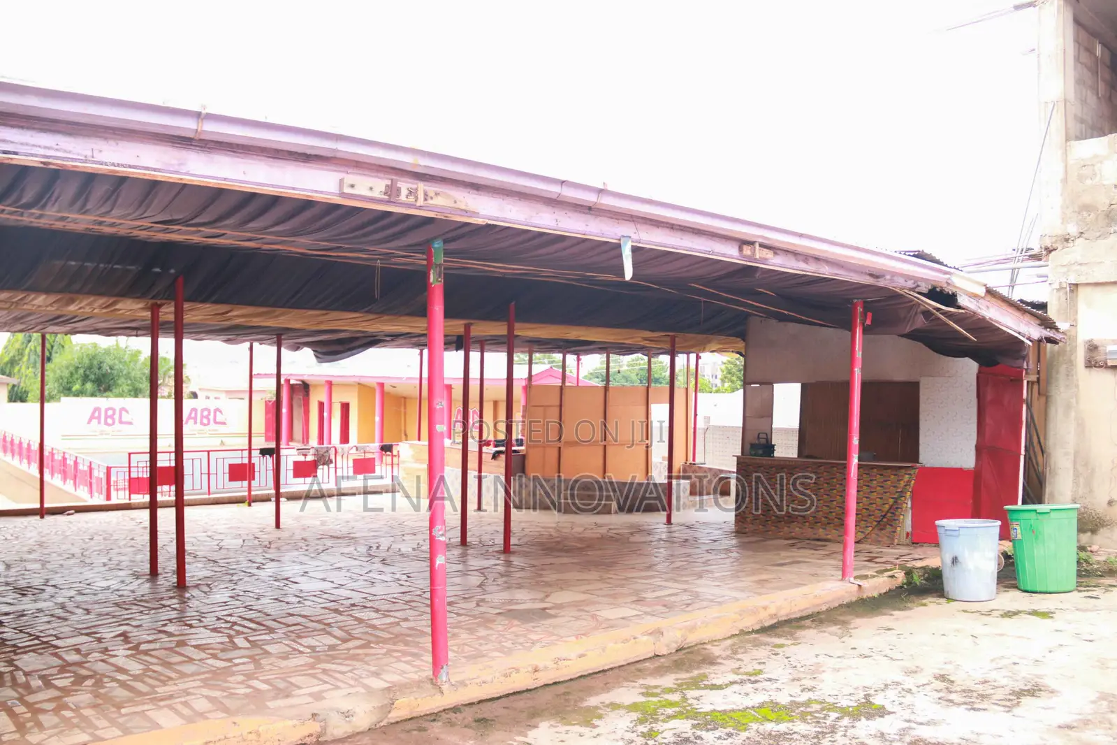 Large Auditorium 4 Church/Meeting 3 Offices Land Size 120x120ft