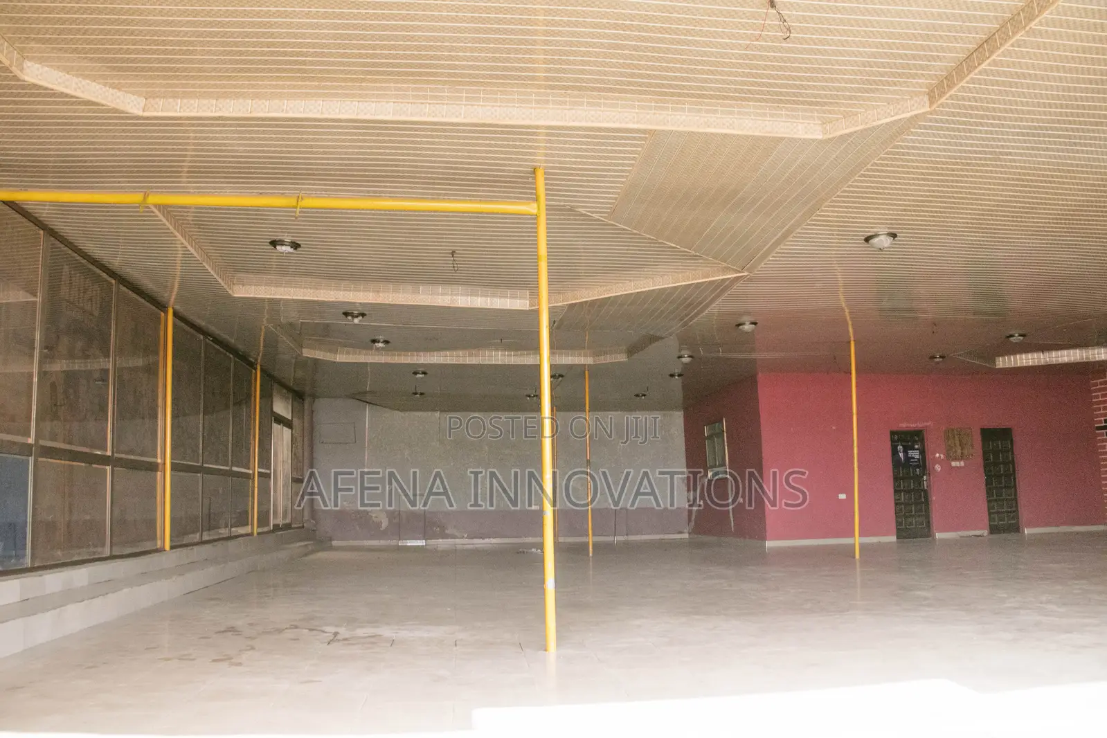 Large Auditorium 4 Church/Meeting 3 Offices Land Size 120x120ft