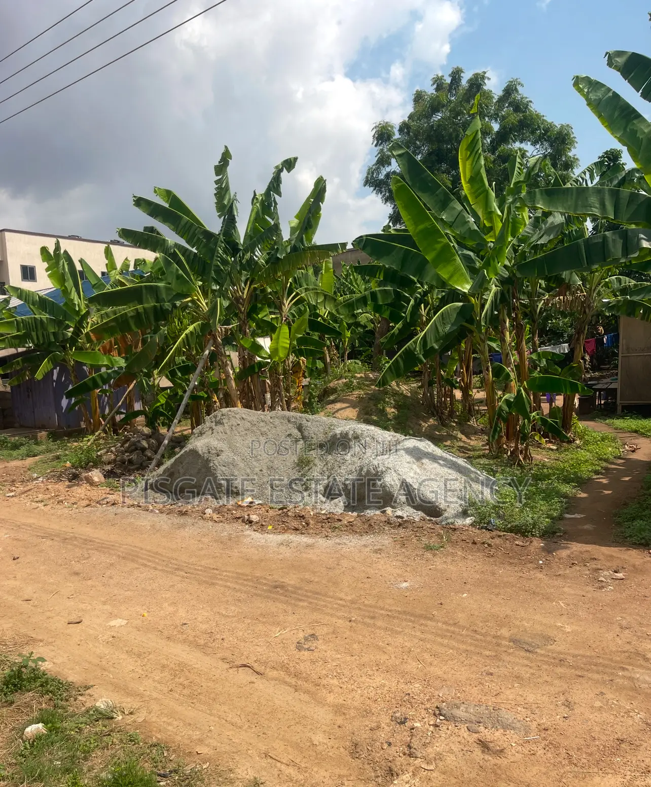 One Plot Just 2mins Walk From Highway for Sale