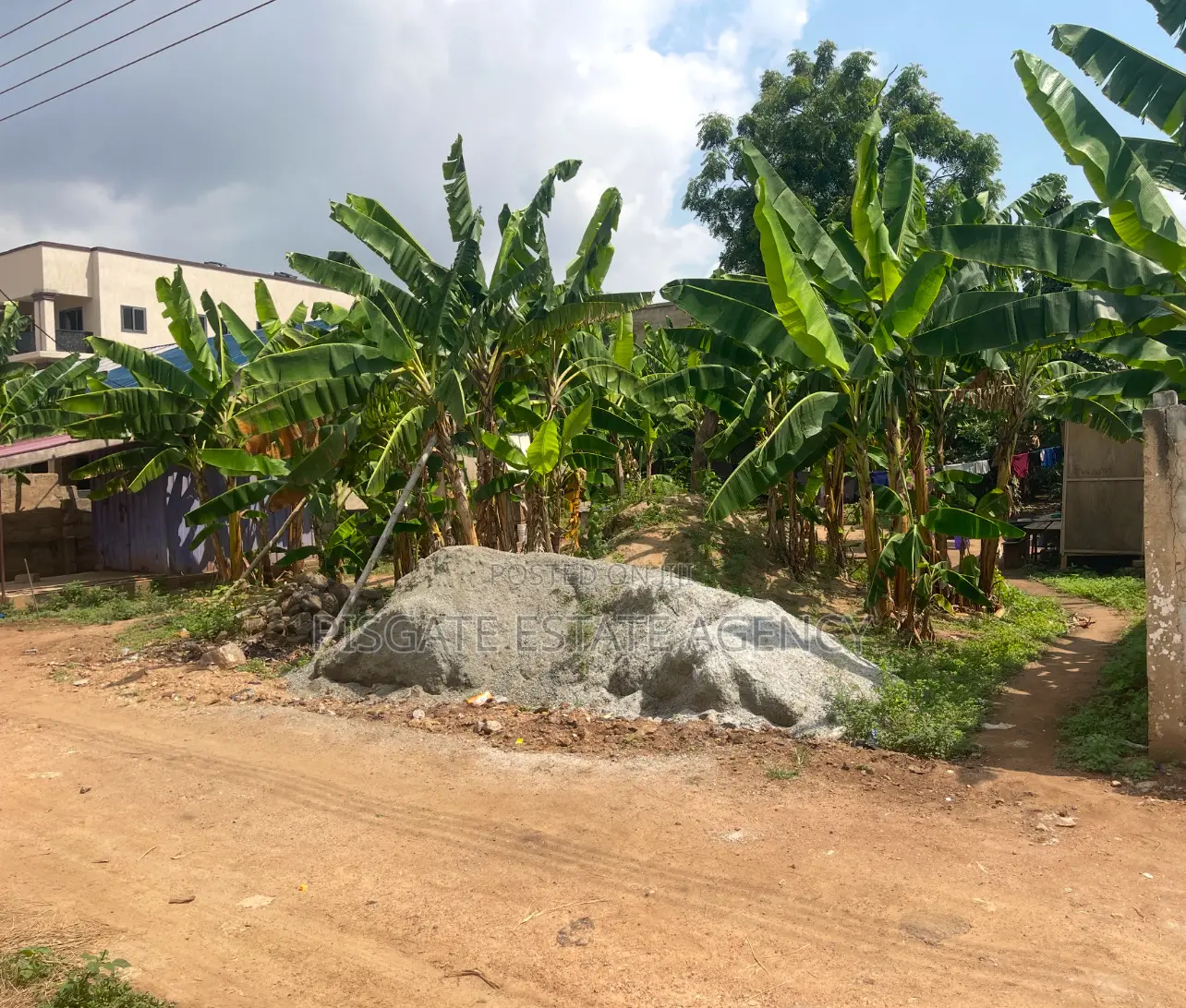 One Plot Just 2mins Walk From Highway for Sale