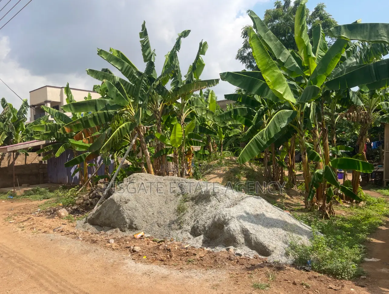 One Plot Just 2mins Walk From Highway for Sale