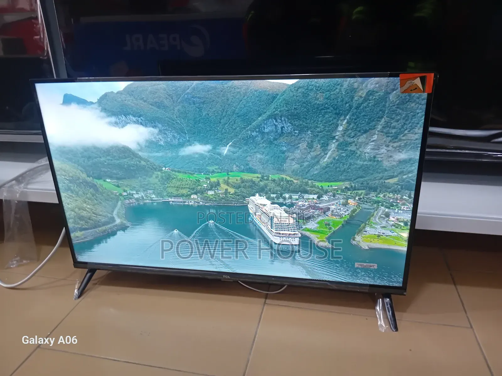TCL 32" Smart Tv – Supports All Apps