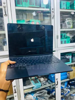 Laptop Apple MacBook Air 2022 M2 8GB Apple M2 SSHD (Hybrid) 256GB