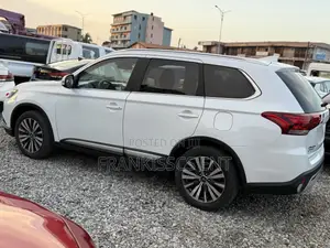 Mitsubishi Outlander SEL S-AWC 2020 White