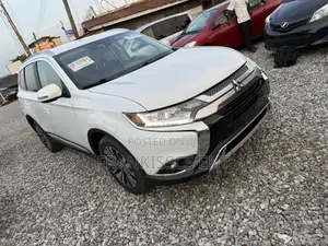 Mitsubishi Outlander SEL S-AWC 2020 White