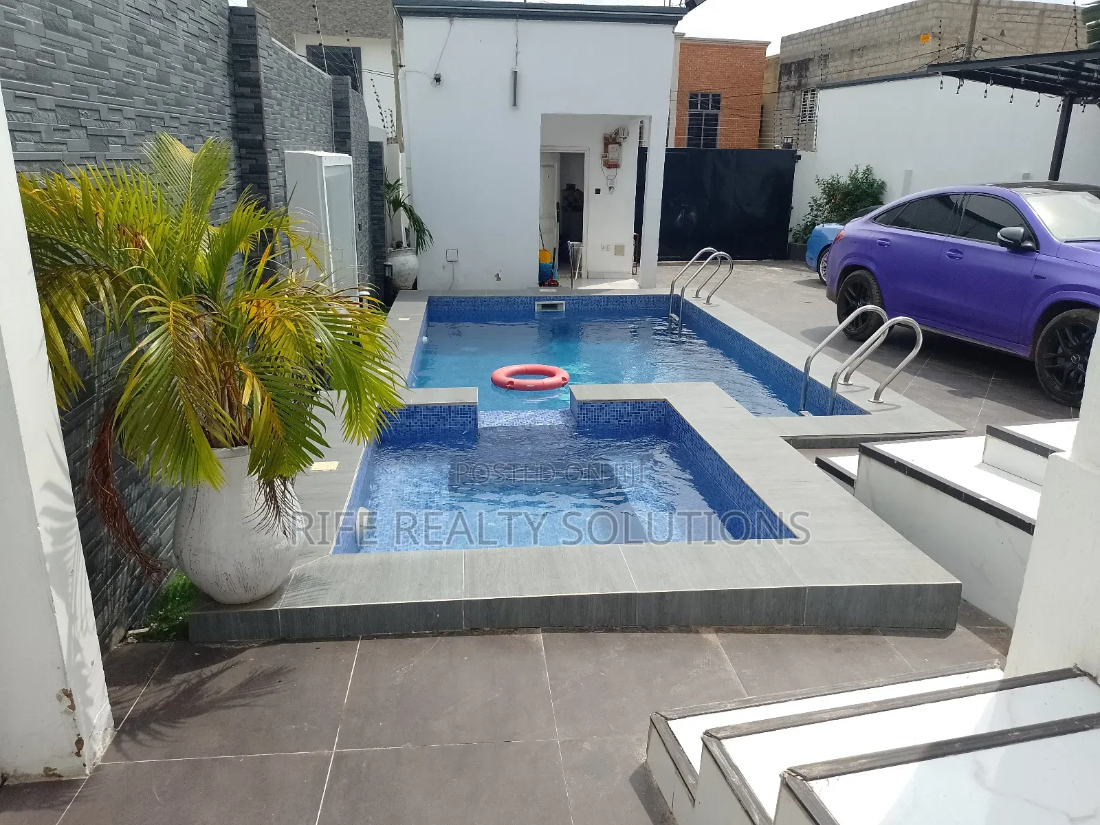 Swimming Pool Cleaning Services