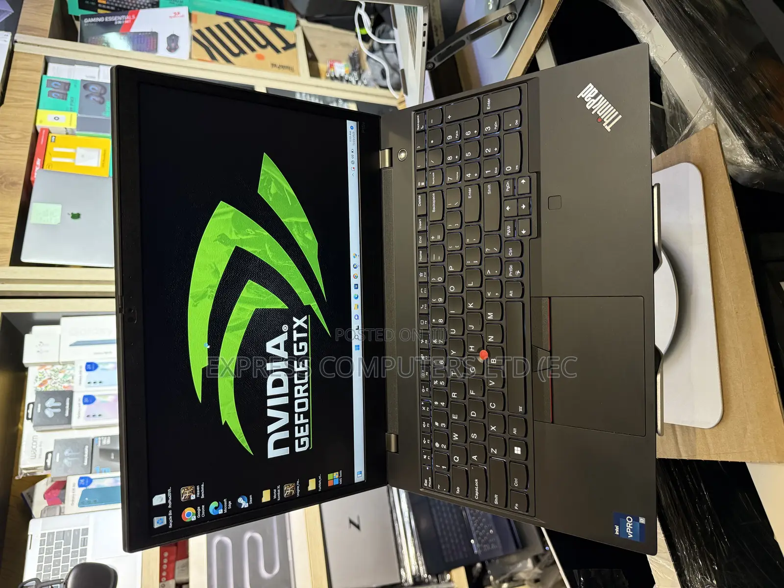 Laptop Lenovo Thinkpad P15s 24GB Intel Core I7 SSHD (Hybrid) 1T