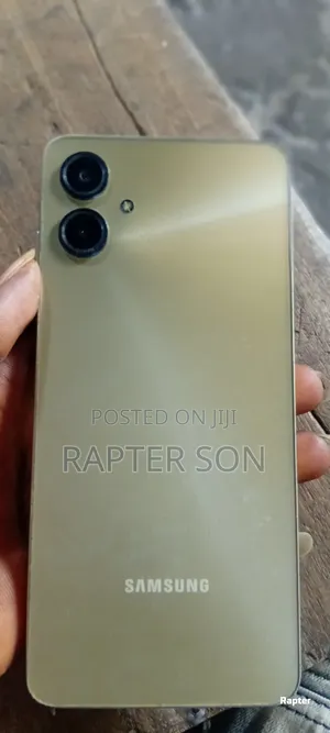 Samsung Galaxy A06 64 GB Gold