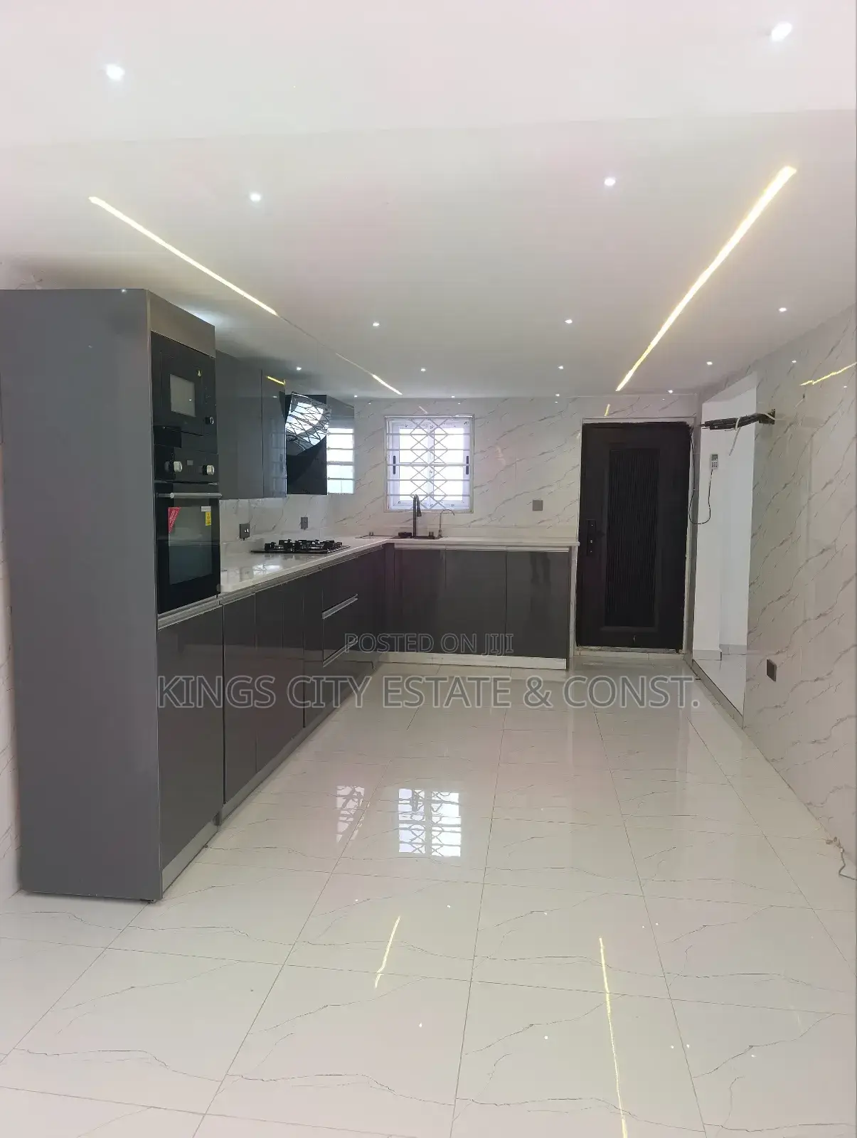 4bdrm Duplex in Obeyeyie, Amasaman for sale