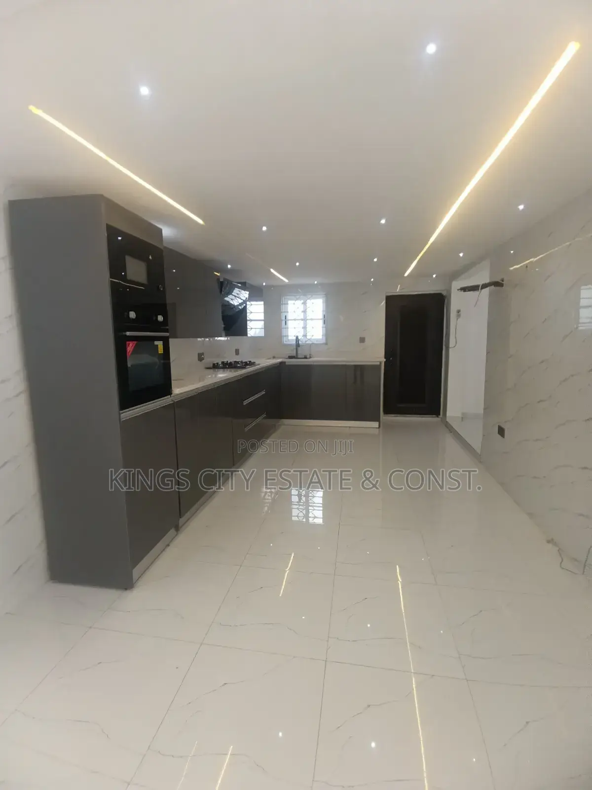 4bdrm Duplex in Obeyeyie, Amasaman for sale
