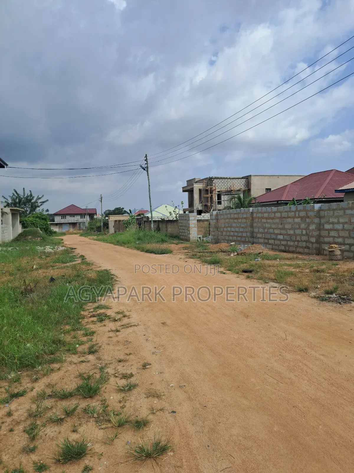 4bdrm Maisonette in Achiaman, Amasaman for sale