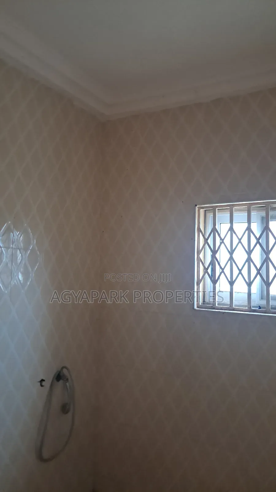 4bdrm Maisonette in Achiaman, Amasaman for sale