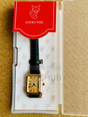 Lucky Fox Women Square Quartz Watch