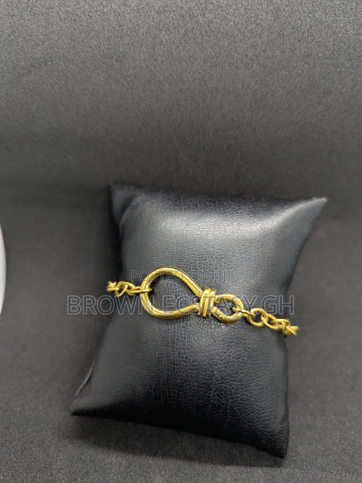 Knot Style Ladies Bracelet