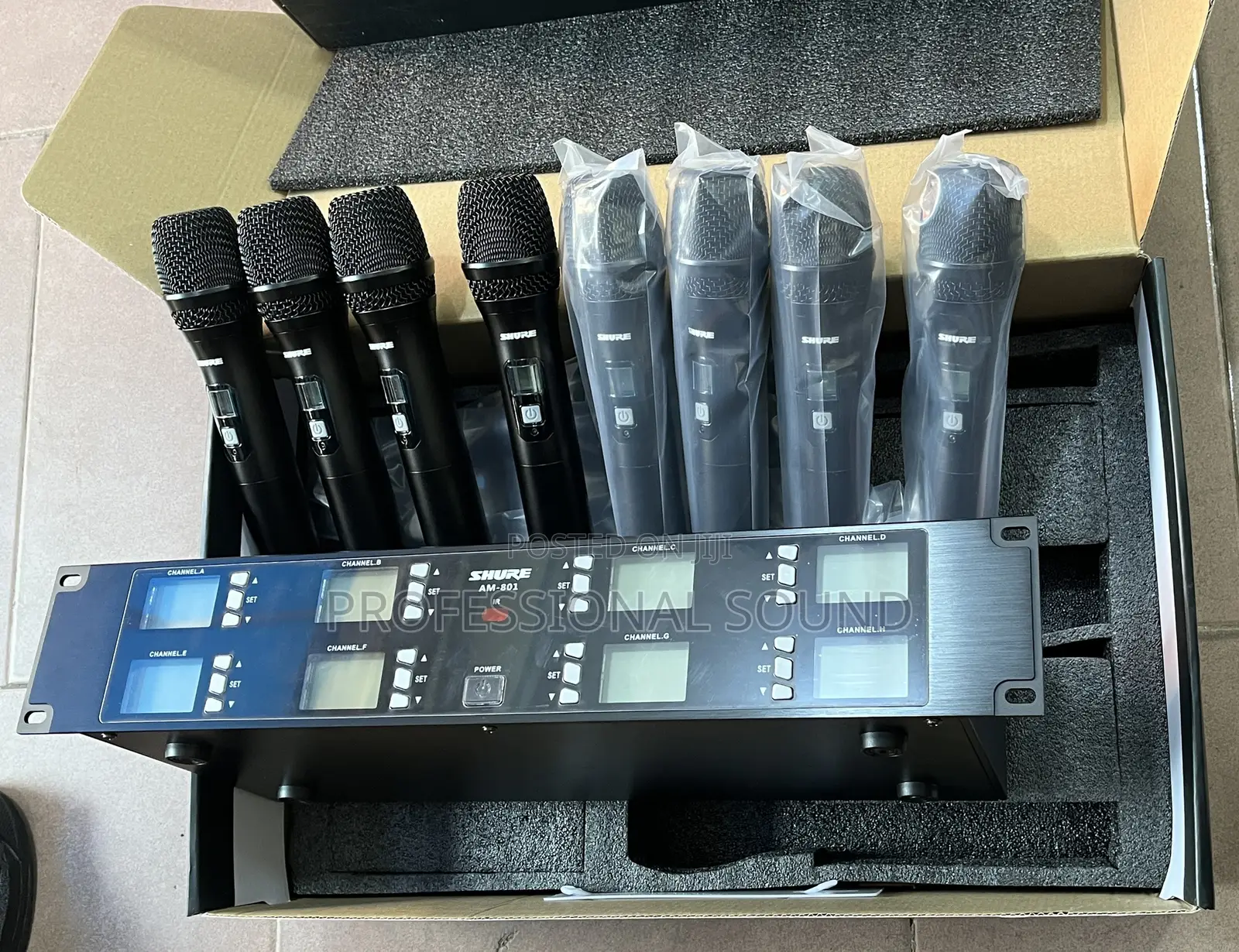 Shure Am-801 8-Channel Professional Wireless Microphone System