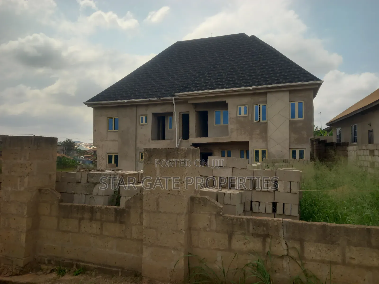 15 Bedrooms Guest House/ Hotel for Sale at Kodie Apagya