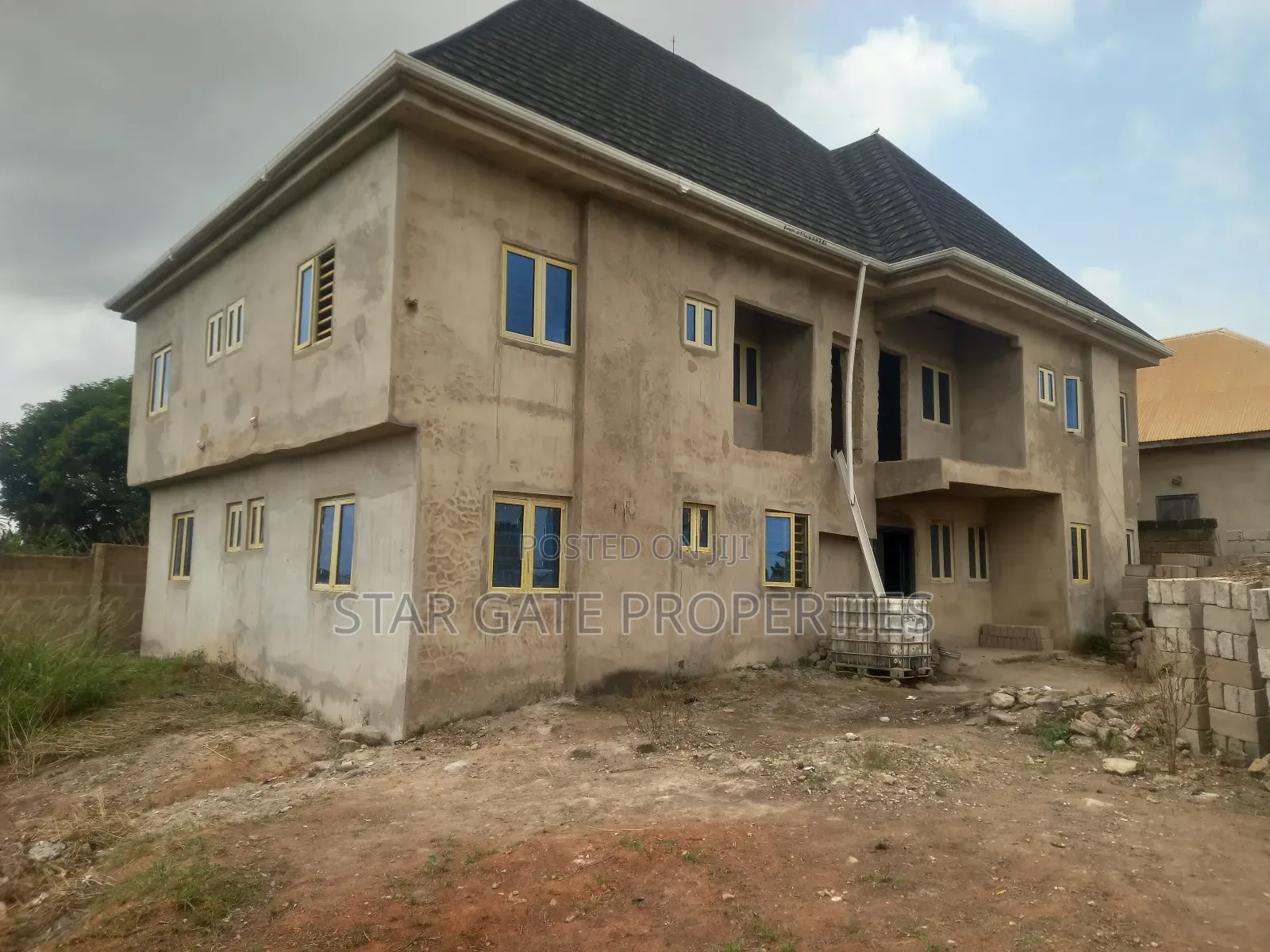 15 Bedrooms Guest House/ Hotel for Sale at Kodie Apagya
