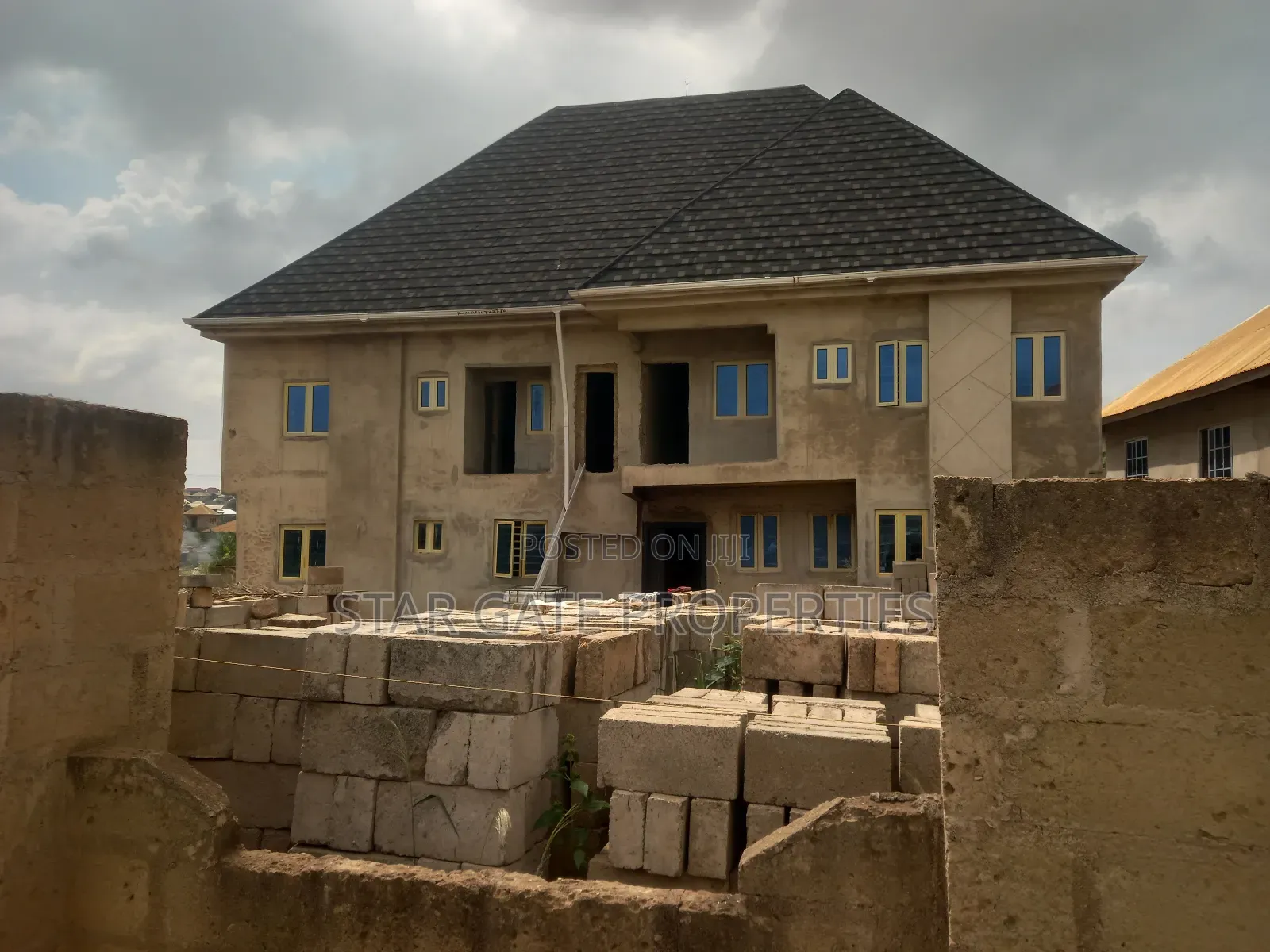 15 Bedrooms Guest House/ Hotel for Sale at Kodie Apagya