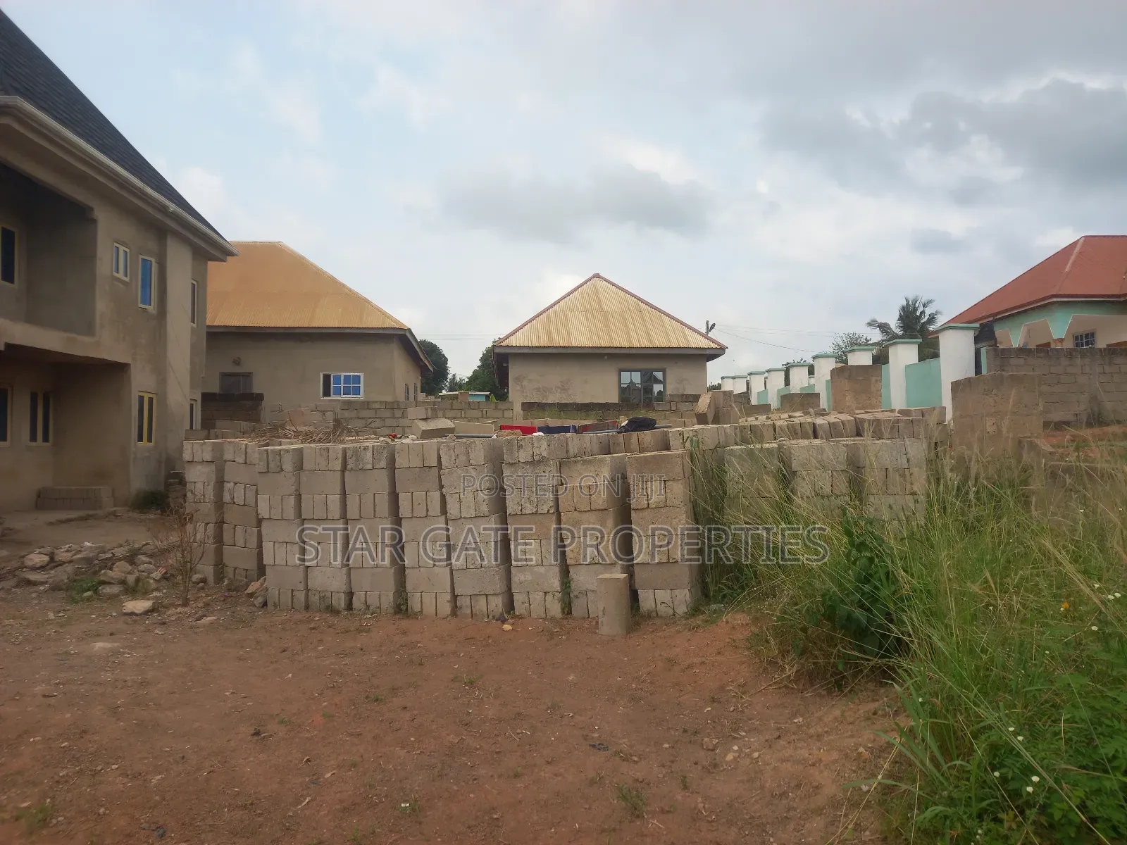 15 Bedrooms Guest House/ Hotel for Sale at Kodie Apagya
