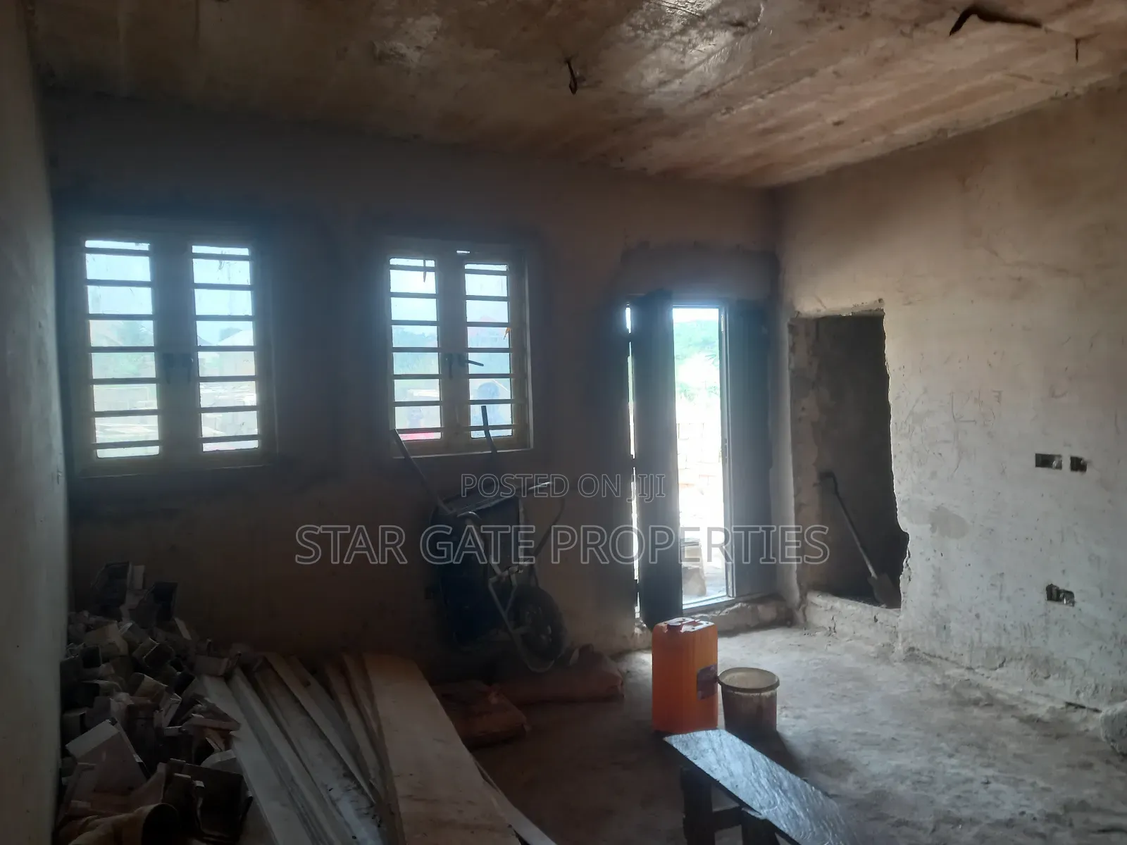 15 Bedrooms Guest House/ Hotel for Sale at Kodie Apagya