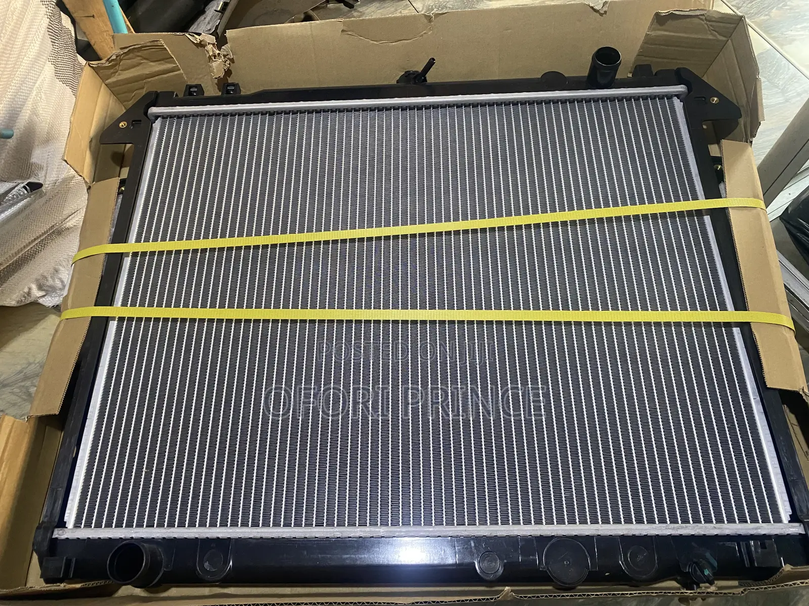 Toyota Fortuner 2008 Radiator Tank