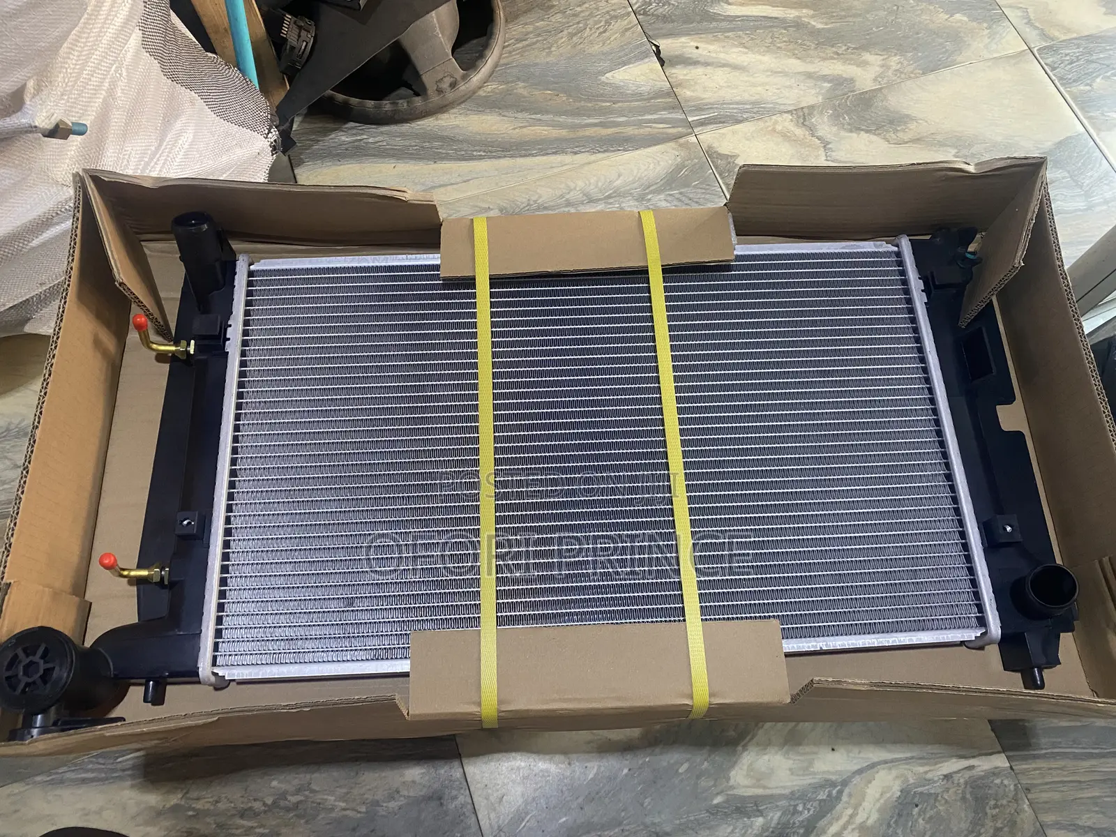 Toyota Corolla 2003-2005 Radiator Tank