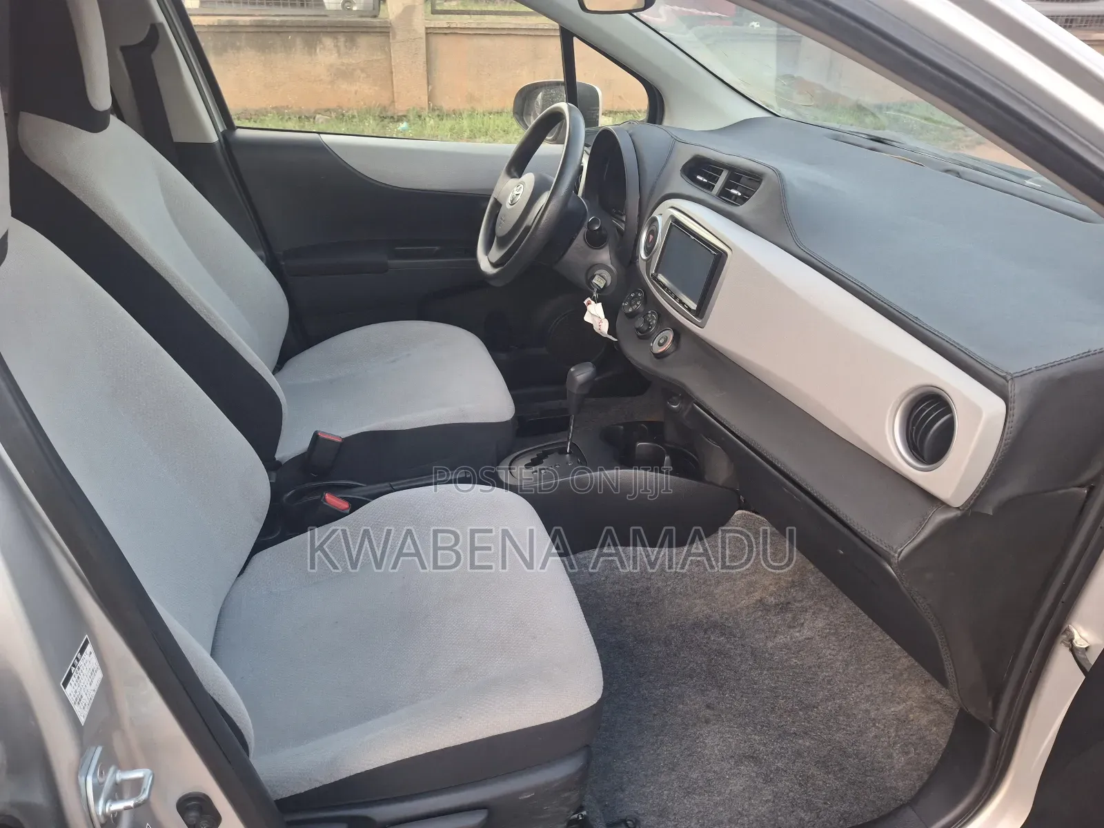 Toyota Vitz 1.3 AWD 5dr 2013 Silver