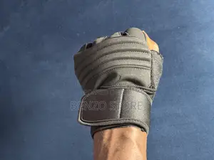 Quality Half Fingers Hand Gloves For Gym And Motor Riding