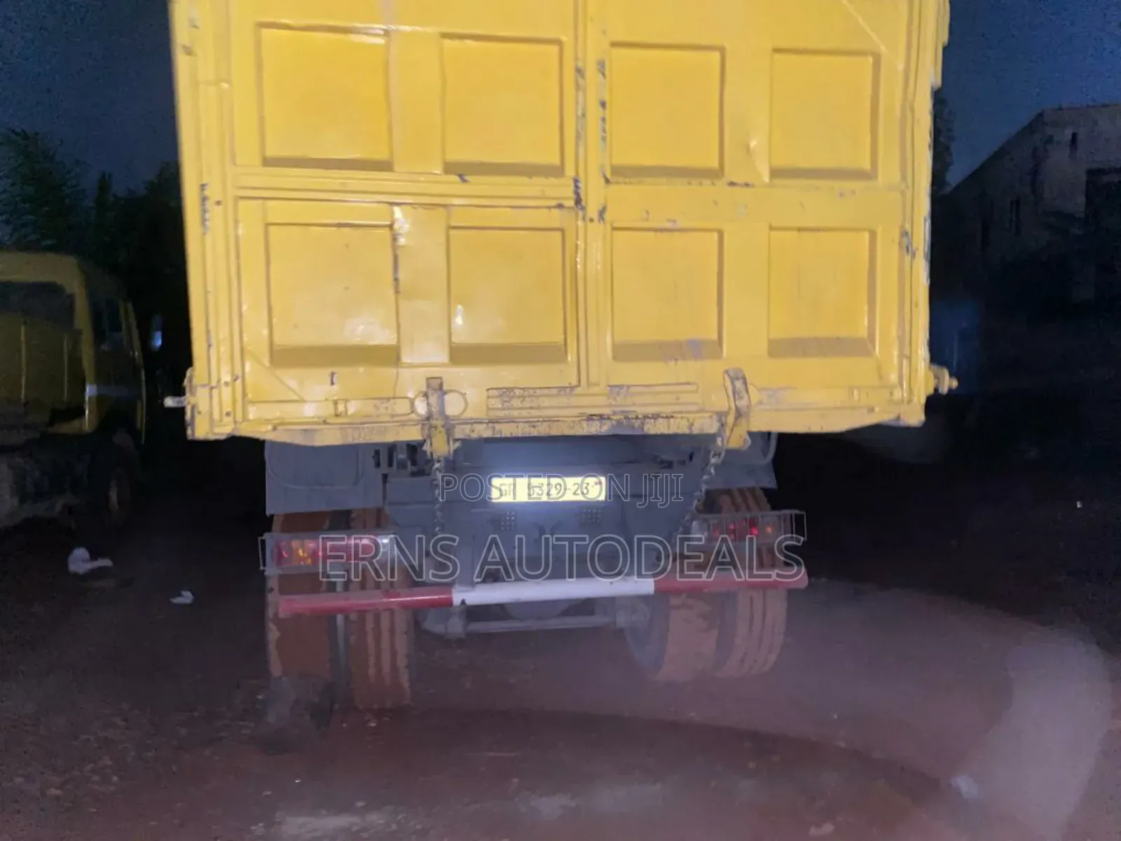 Howo Sinotruk Tipper Truck (Double Axle) – Registered 2023