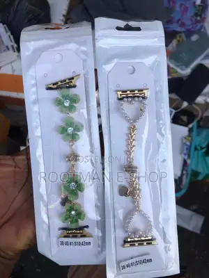 Luxury Crystal Pearl Apple Watch Bands (38/40/41/42mm)