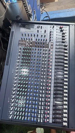 Yamaha Mg 24 Channel Mixer