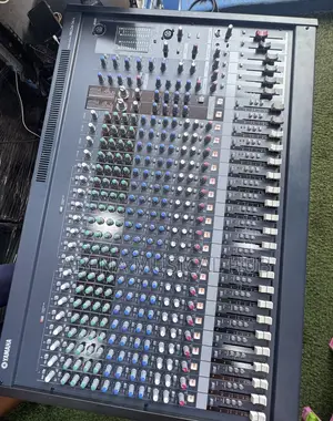 Yamaha Mg 24 Channel Mixer