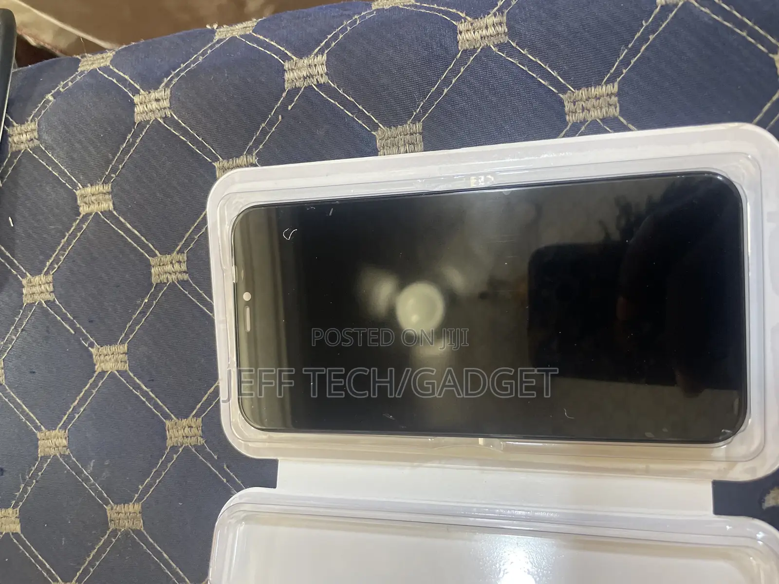 iPhone 11 Screen