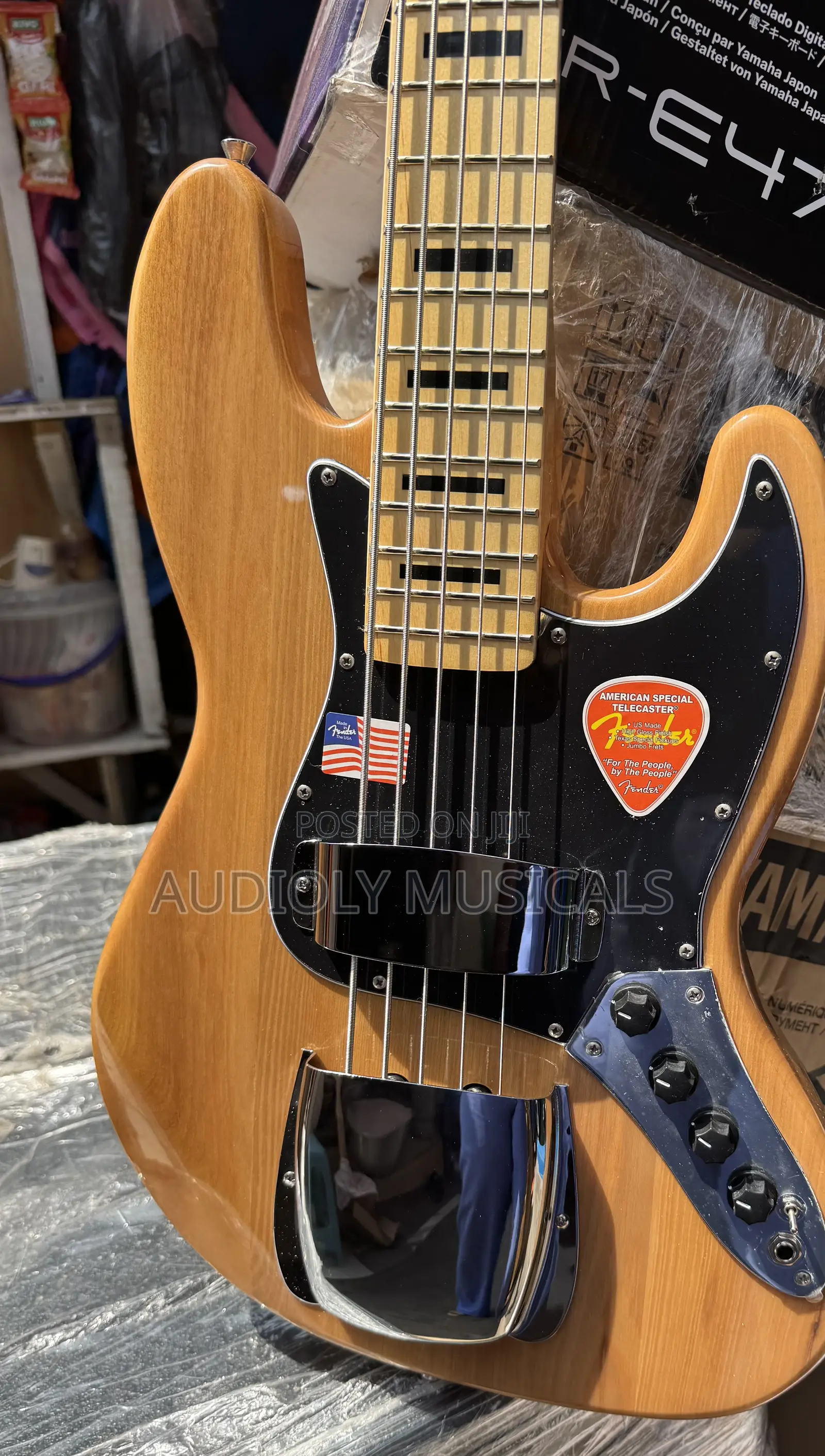 Active Jazz Bass Guitar Fender