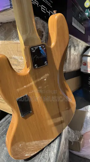 Active Jazz Bass Guitar Fender