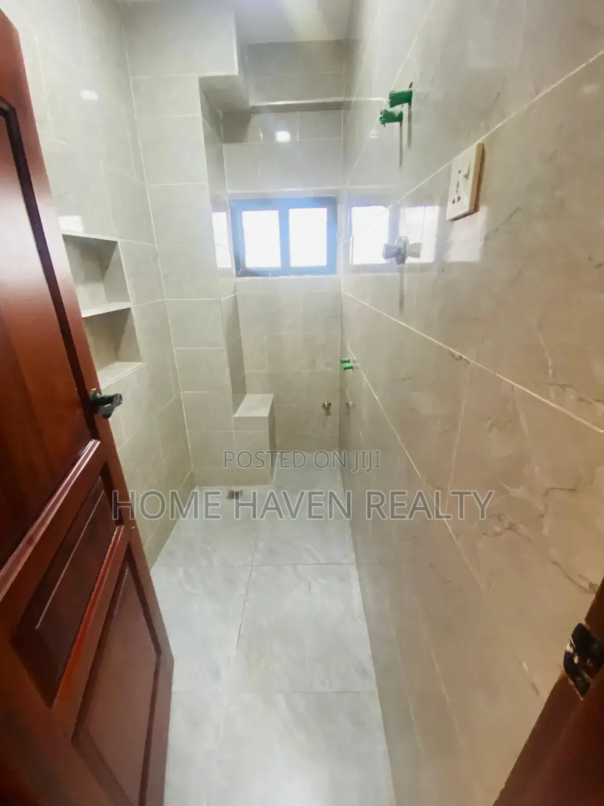 3bdrm Apartment in Akweteyman for rent