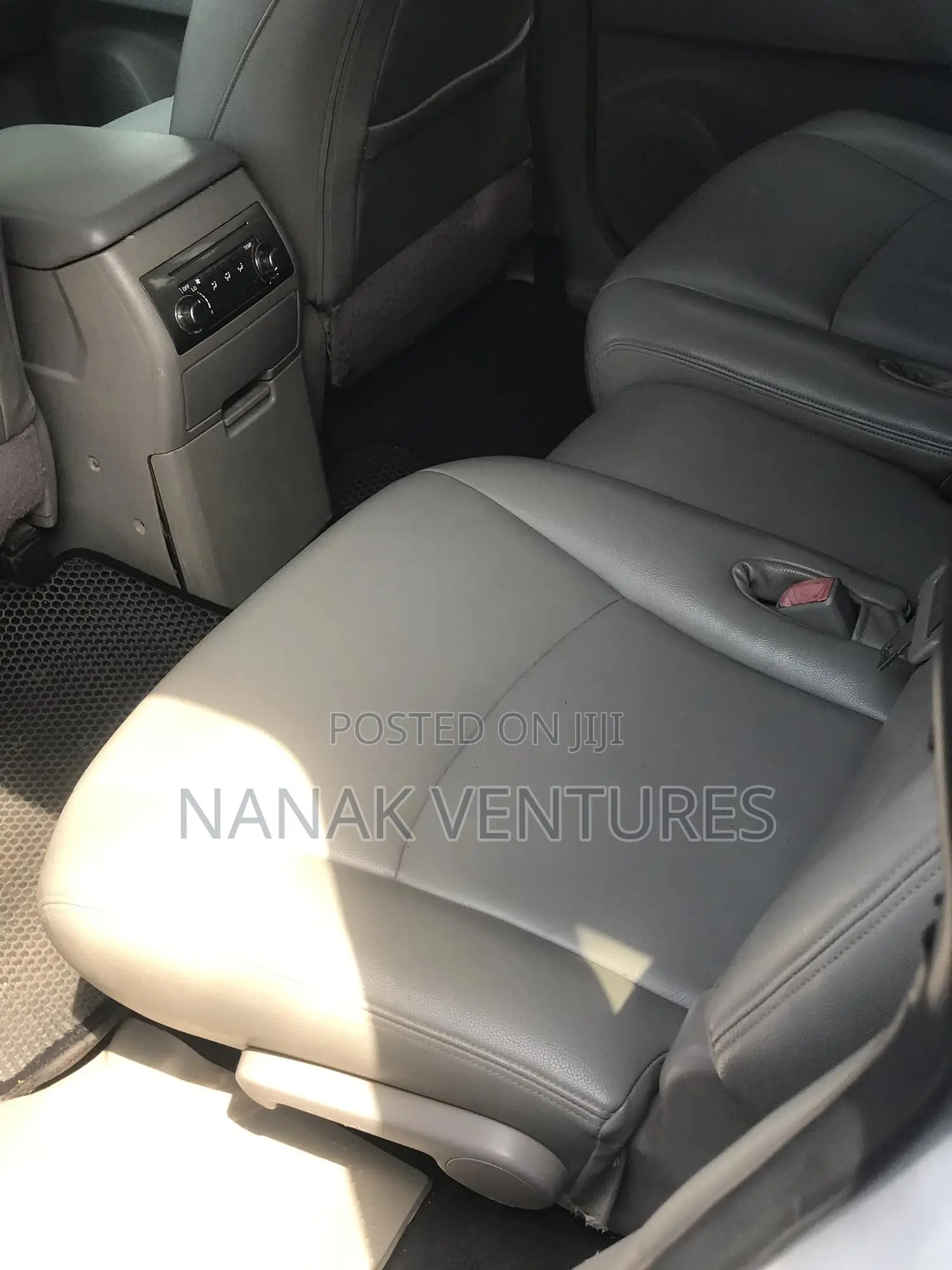 Toyota Highlander 2.7L 2WD 2013 White