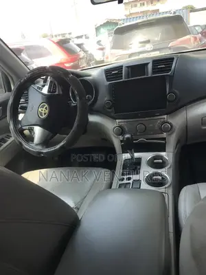 Toyota Highlander 2.7L 2WD 2013 White