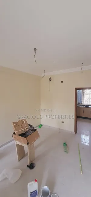 2bdrm Apartment in Gracious Properties, Lapaz for rent