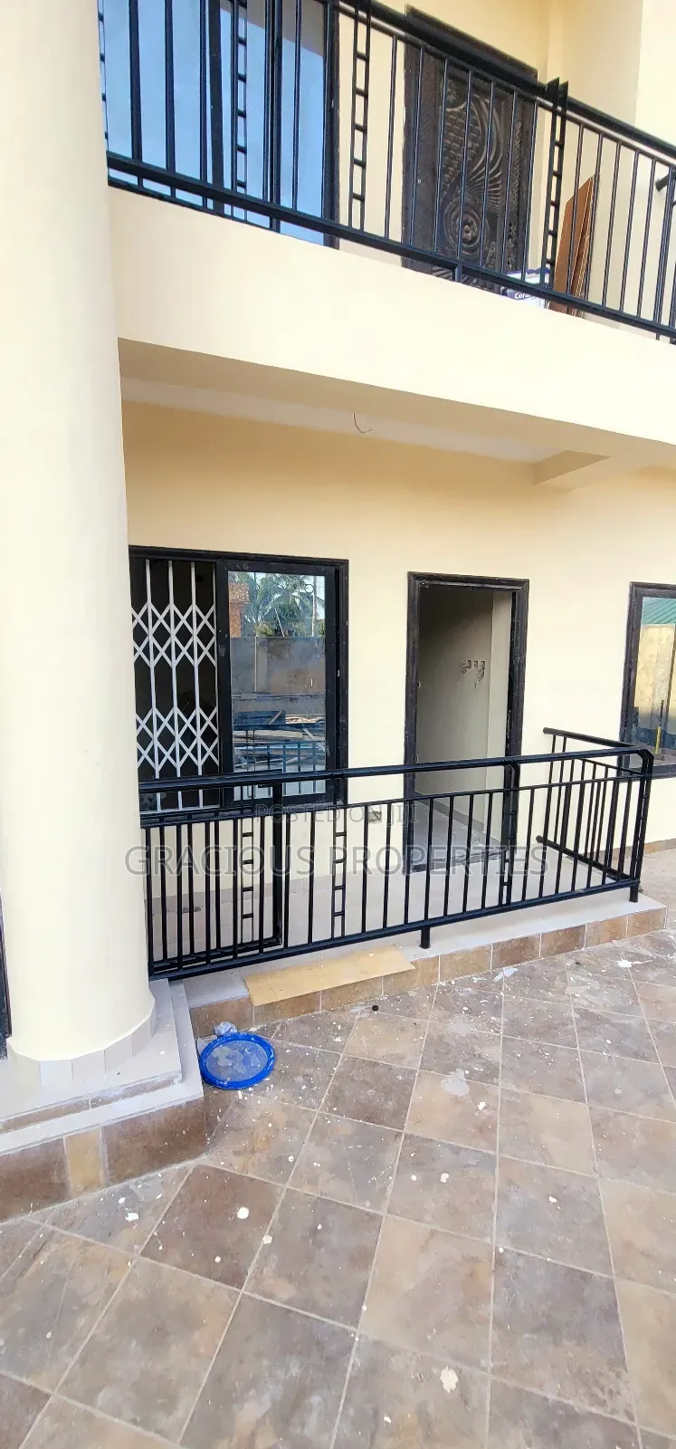 2bdrm Apartment in Gracious Properties, Lapaz for rent