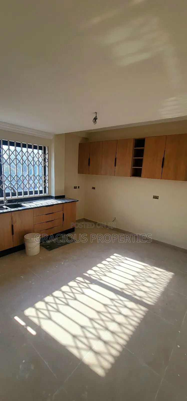 2bdrm Apartment in Gracious Properties, Lapaz for rent