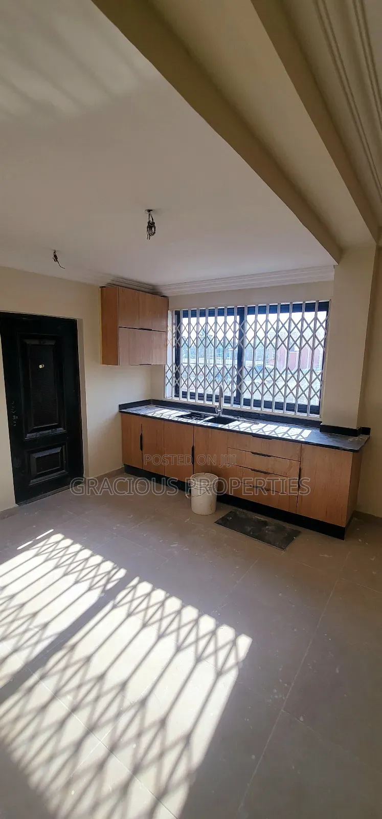 2bdrm Apartment in Gracious Properties, Lapaz for rent