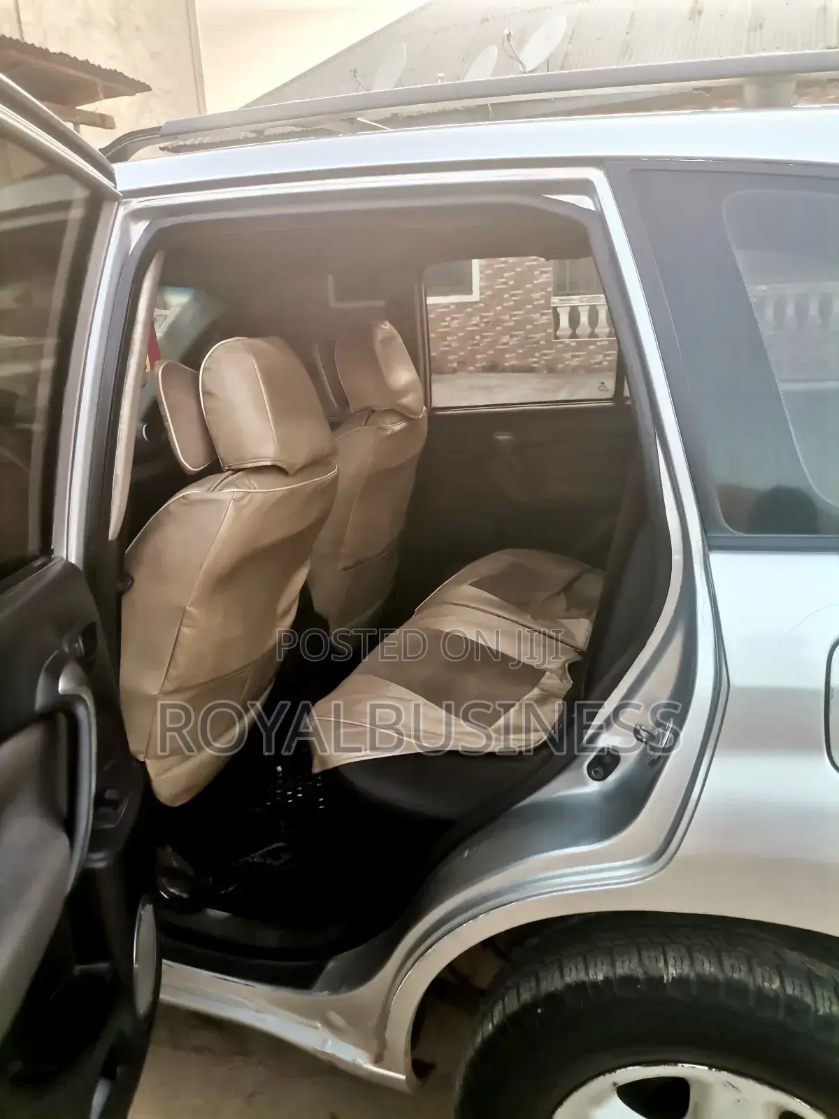 Toyota RAV4 2010 Silver