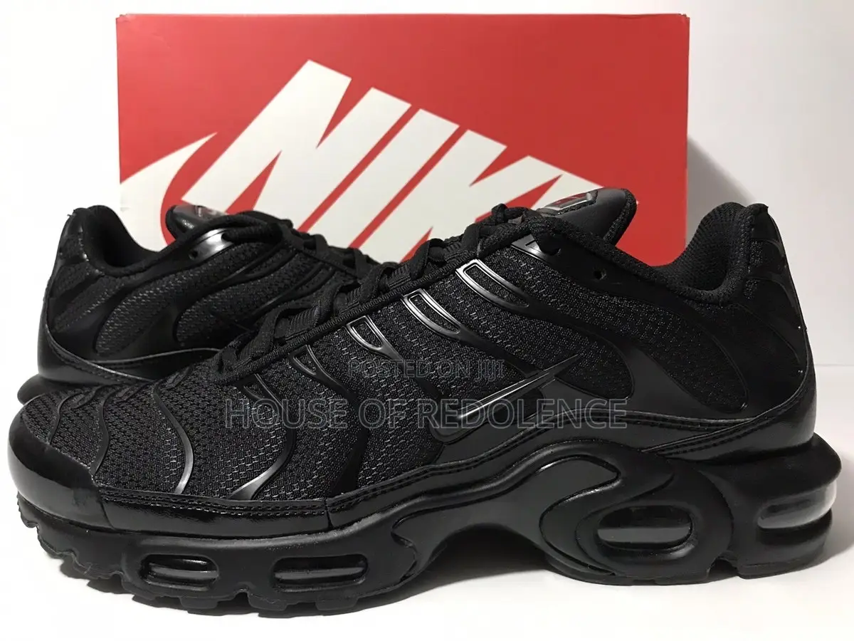 Nike Air Max Plus Triple Black