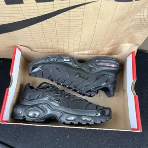 Nike Air Max Plus Triple Black