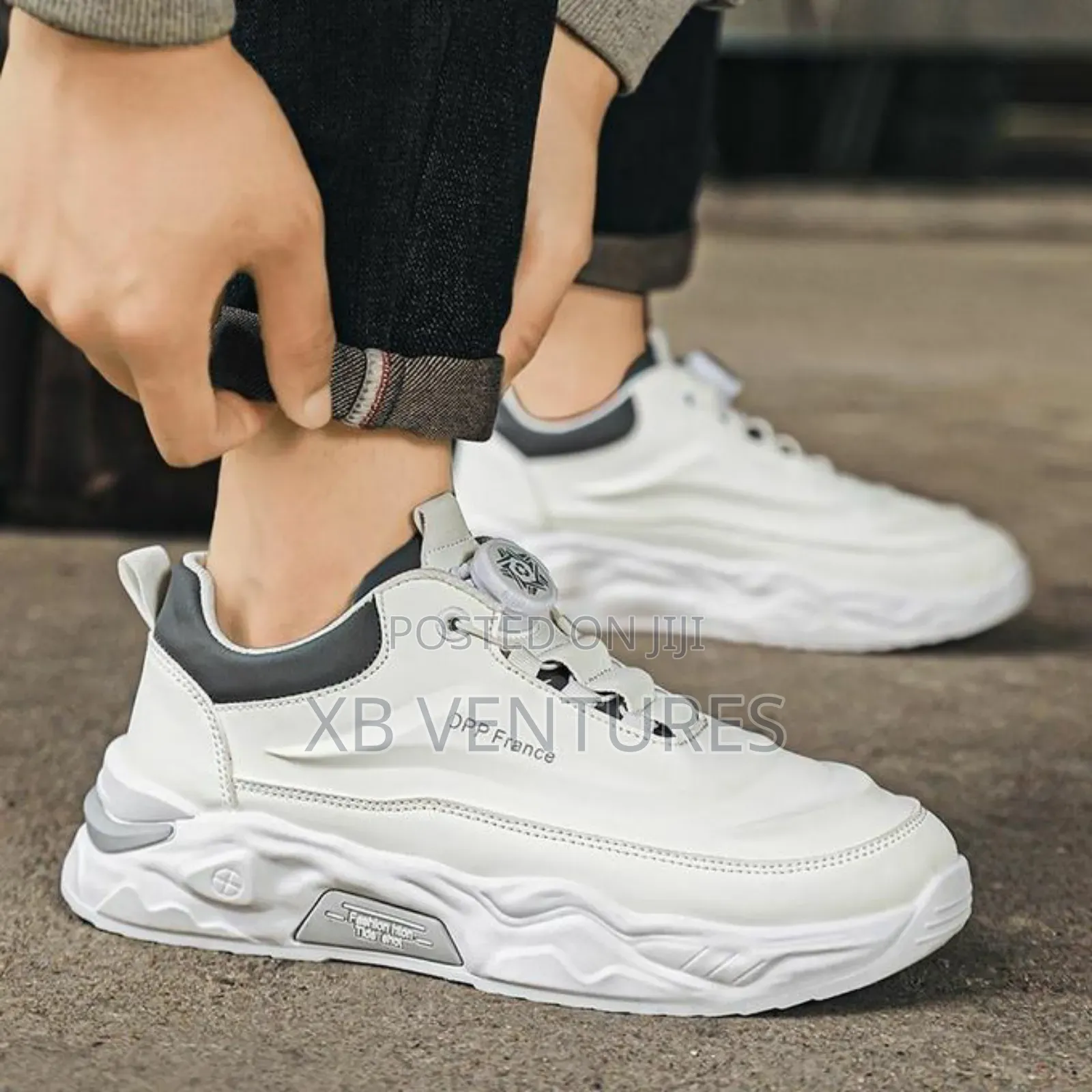 Fashionable Rotating Button Casual Shoes - White