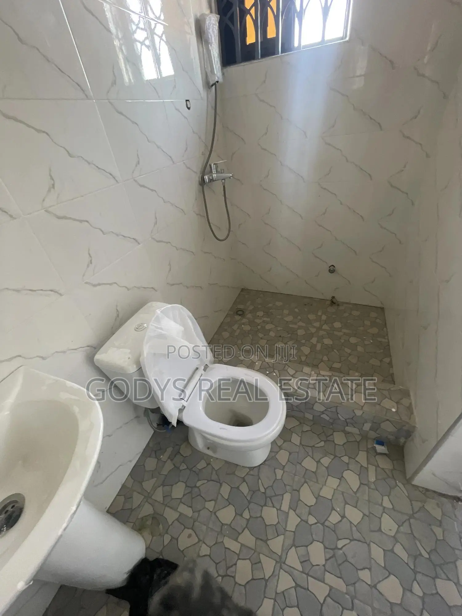 1bdrm Apartment in Domiabra, Kasoa for rent